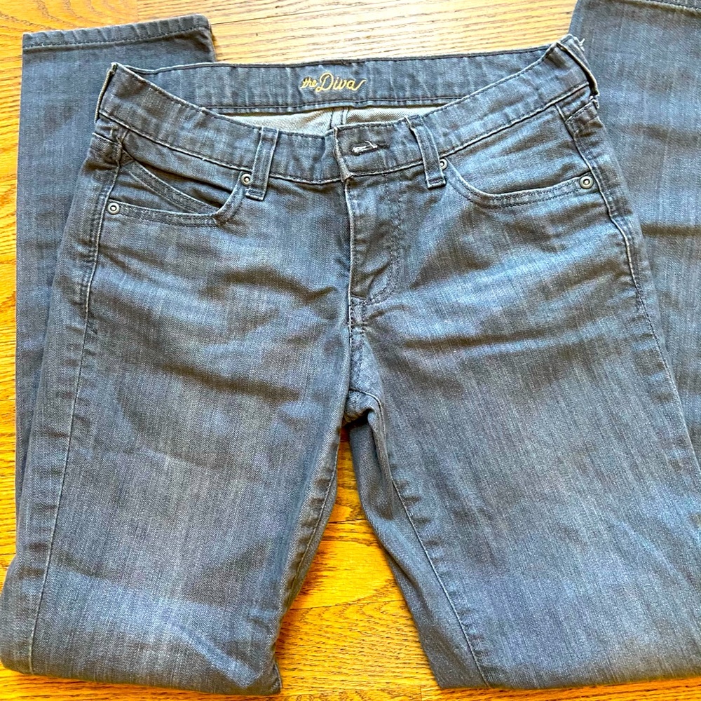 Old Navy Diva gray straight leg size 4 jean